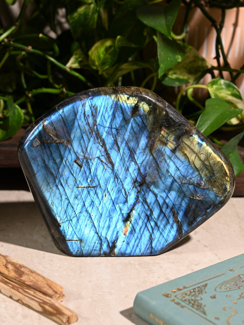 Labradorite Stone