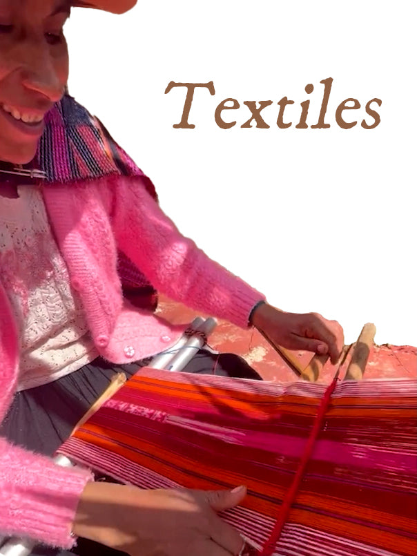 Q'ero Andean Lliklla Mestana Cloth - Inkarri Video | txm0106