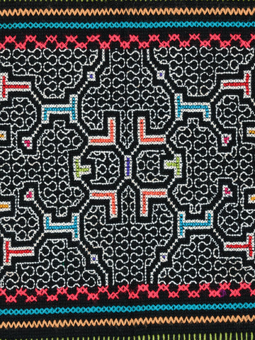 Shipibo Embroidery Cloth - Medium